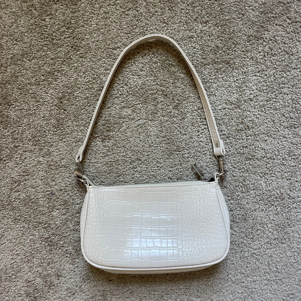 White shoulder bag